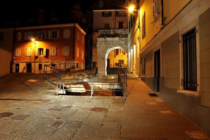 Barbacan Boutique Hotel Trieste Exterior photo